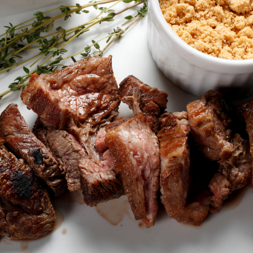 BBQ steak with macaroni and cheese for corporate event meal